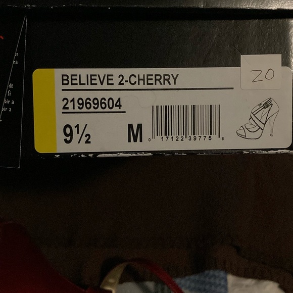 Carlos Santana Women’s Heels - Picture 6 of 8